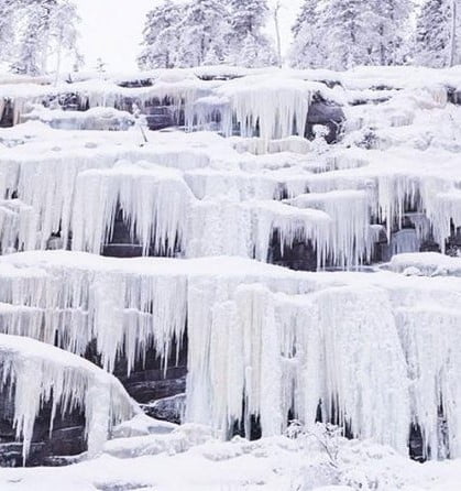 מפלים קפואים בלפלנד
