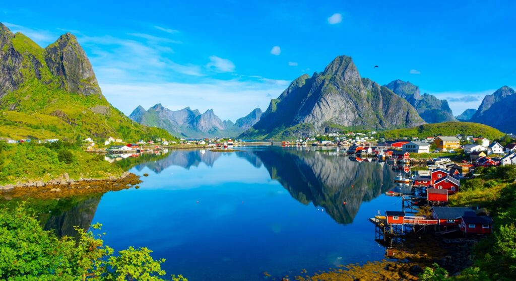 טיול מאורגן לצפון נורבגיה ולאיי לופוטן