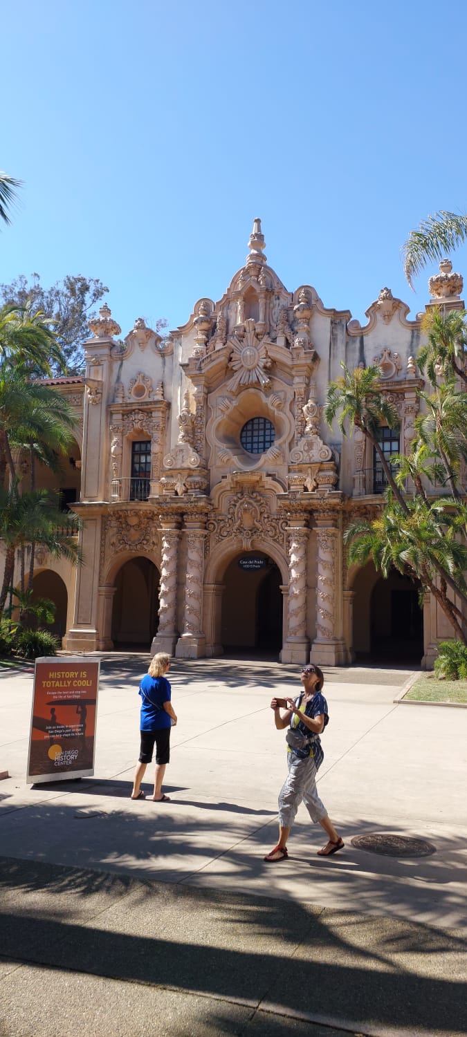 טיול לארצות הברית סן דיאגו, לה חויה והעיר העתיקה - הכניסה לבניין בארוקי במרכז ההיסטורי של פארק בלבואה, סן דיאגו