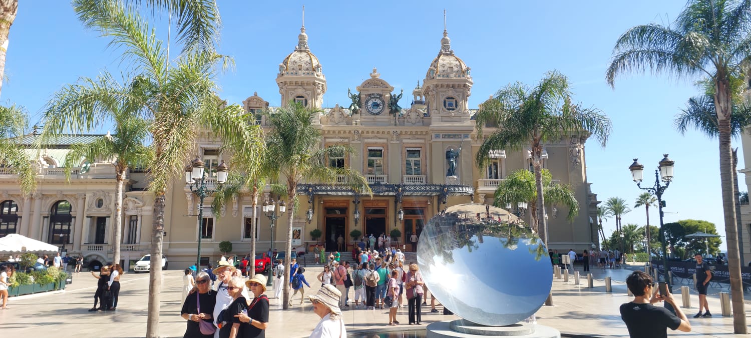 טיול לריביירה הצרפתית – חזית הקזינו וכיכר הקזינו במונטה קרלו במונקו