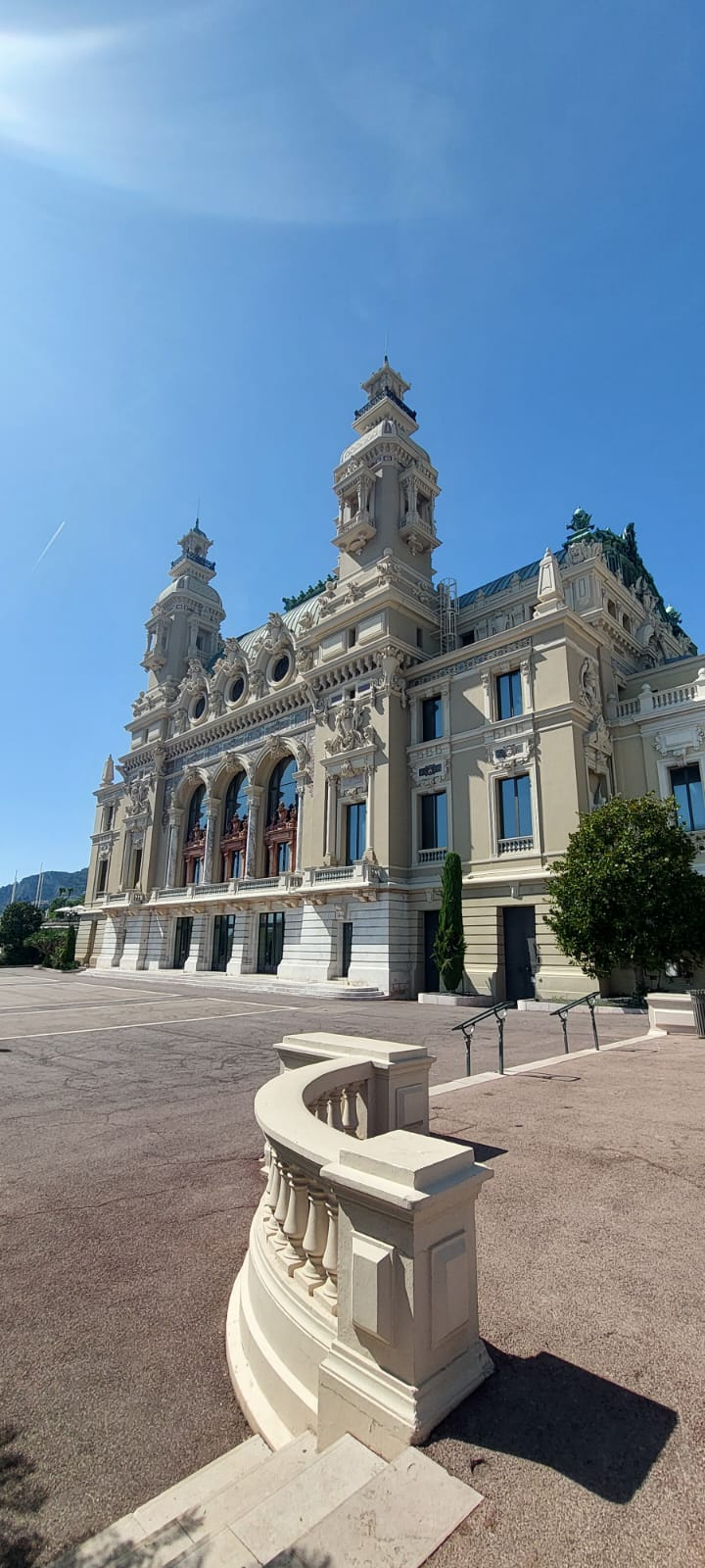 טיול לריביירה הצרפתית – חזית הקזינו המפורסם במונטה קרלו במונקו