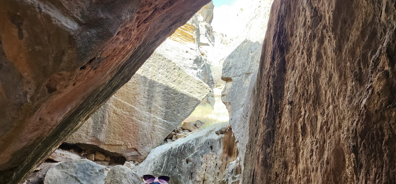 סלעי גובוסטאן באזרבייג'ן – טיול לאזרבייג'ן באקו וארץ האש