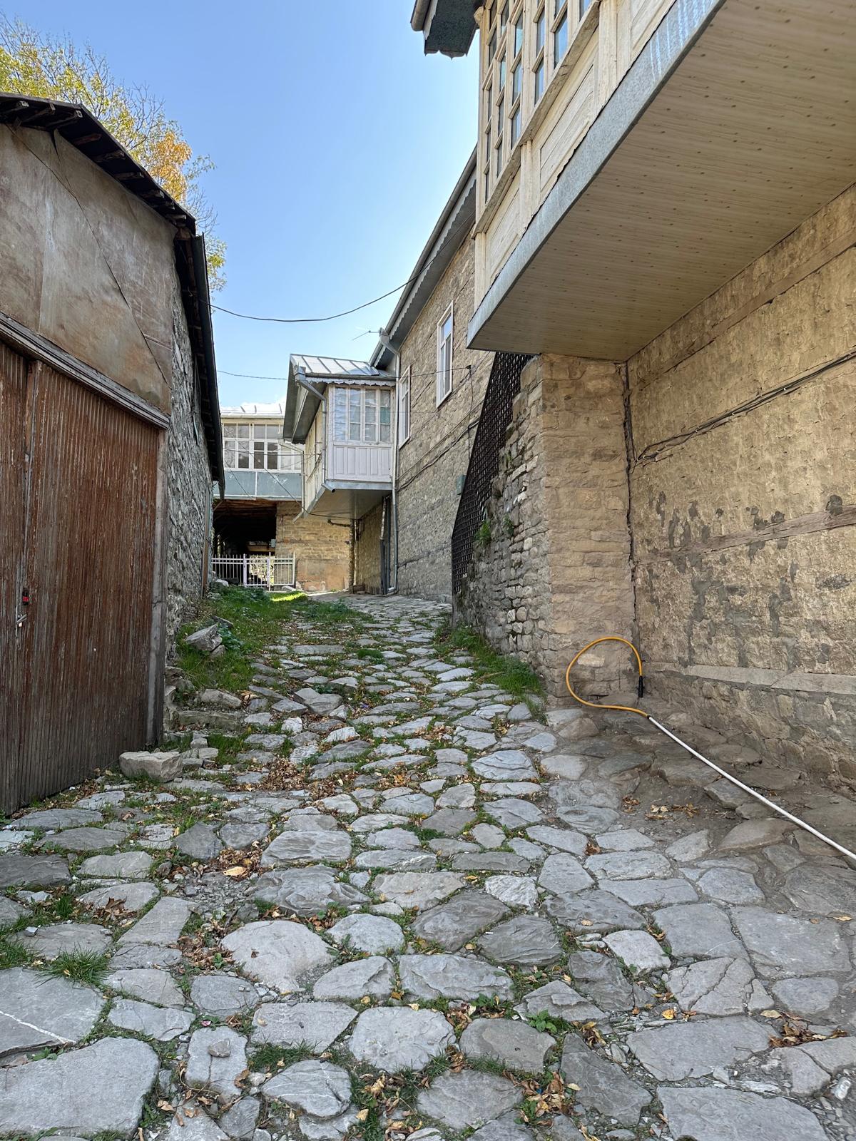 סמטאות האבן בכפר להיג'