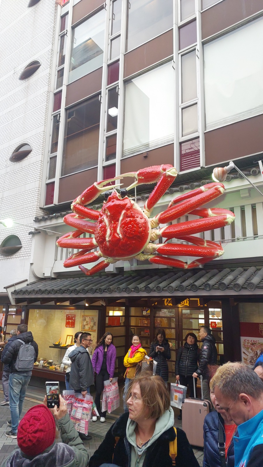 שלט הסרטנים האייקוני ברחוב דוטונבורי – מסעדת קני דוראקו