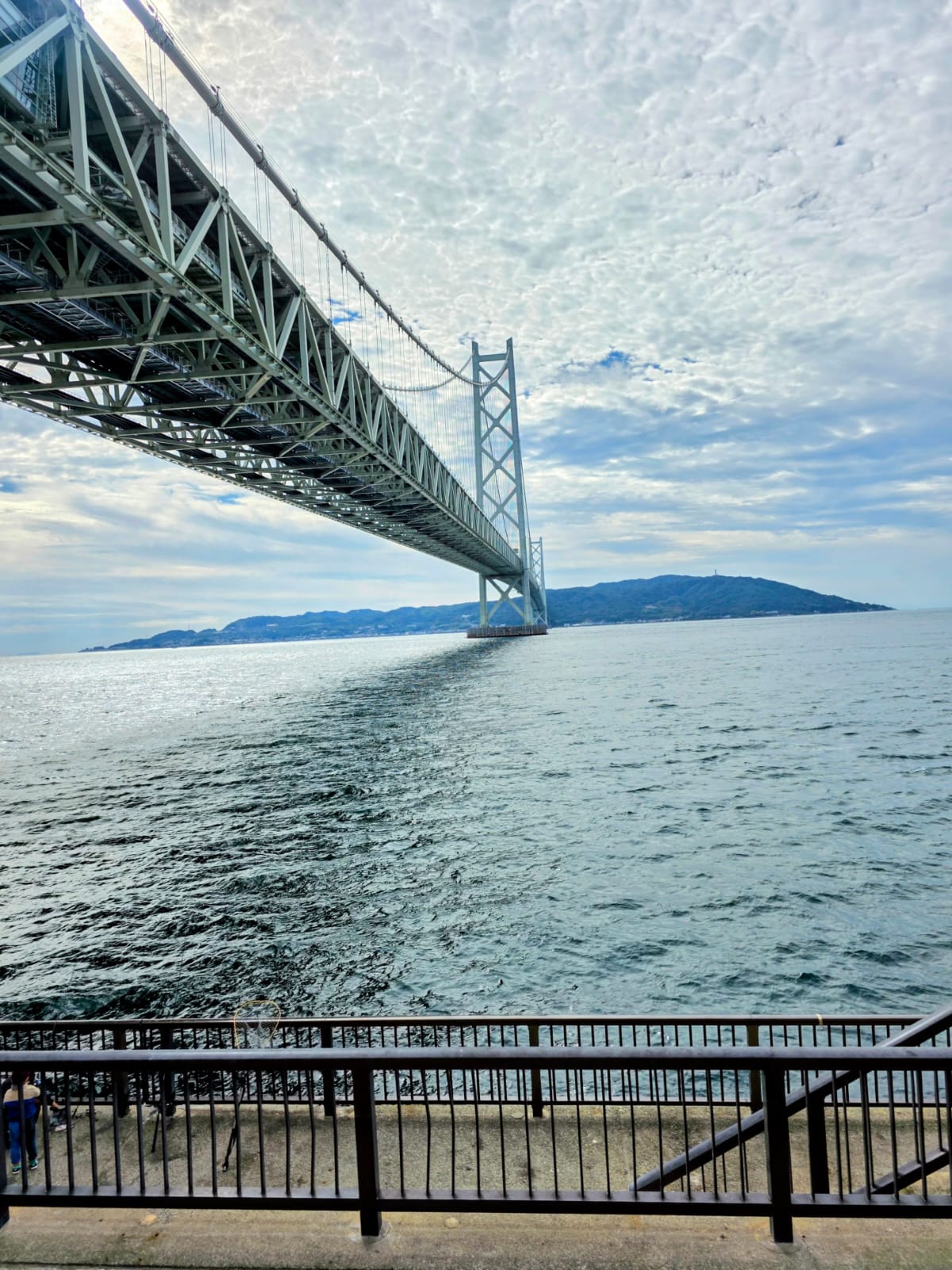 גשר אקאשי קייקיו מעל מצר אקאשי בקובה – טיול ליפן בשלכת קיוטו ופושימי אינארי