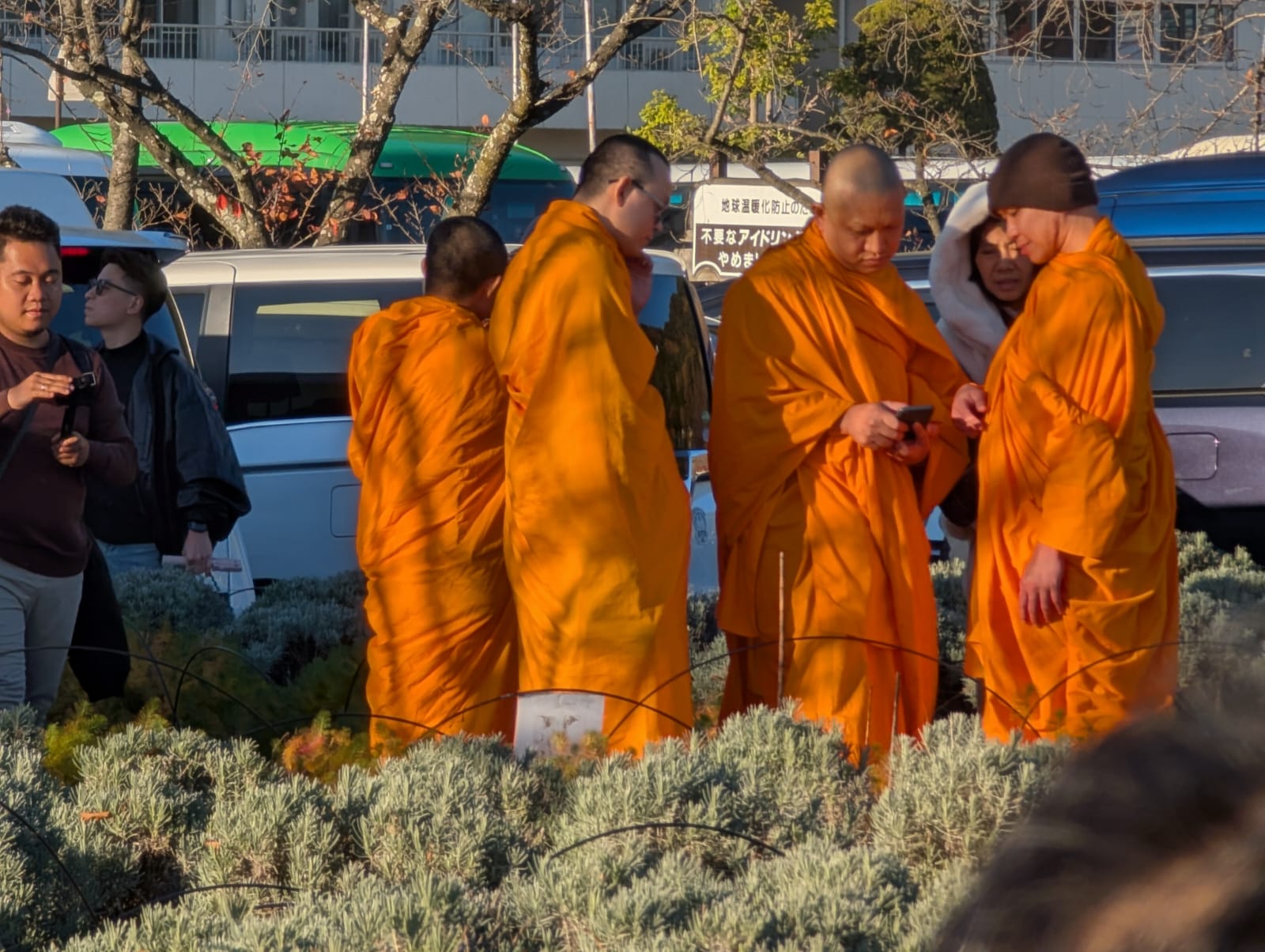 נזירים בטאקיאמה
